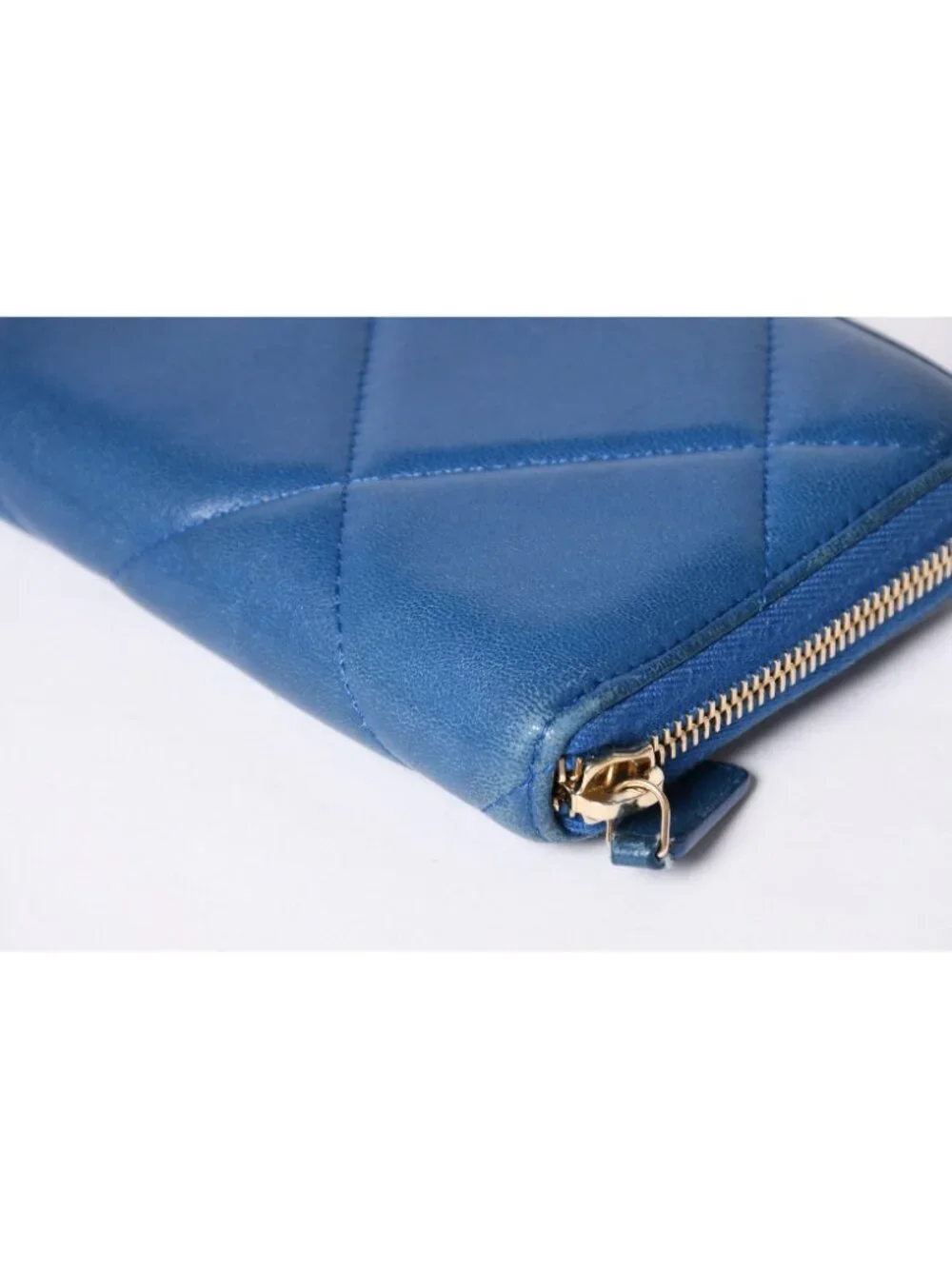 Chanel CC Logo Round Wallet Quilted Blue Leather Gold